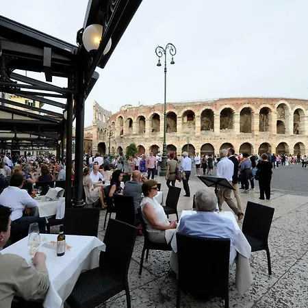Lägenhet La Terrazza Sull'arena *